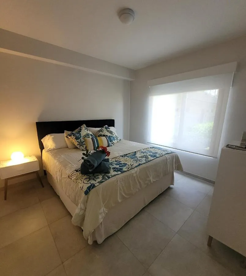 New! Cozy 1 Bedroom Condo- Gold Coast, Noord Aruba Palm Beach Apartment