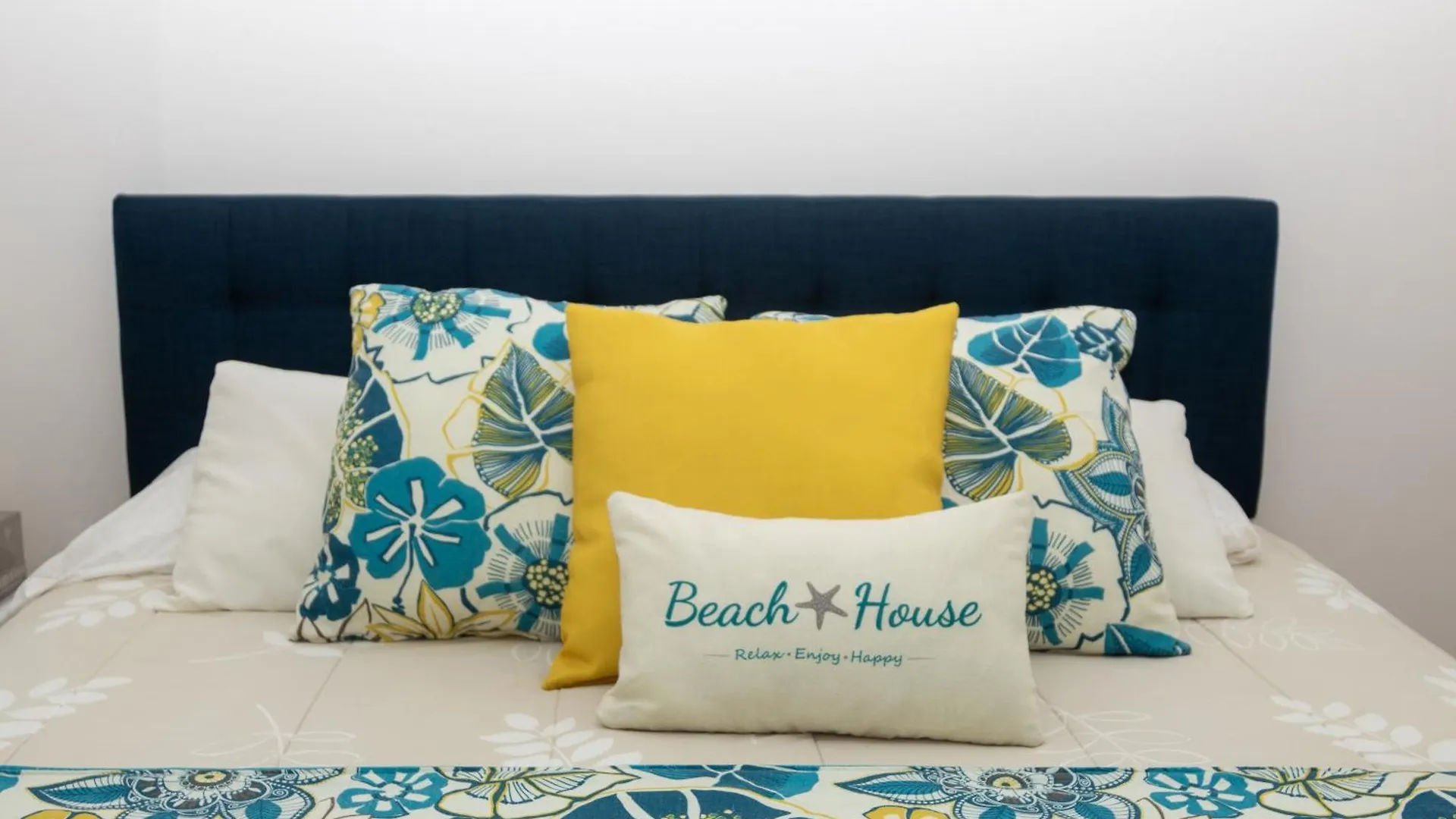 New! Cozy 1 Bedroom Condo- Gold Coast, Noord Aruba Palm Beach 0*,  Aruba